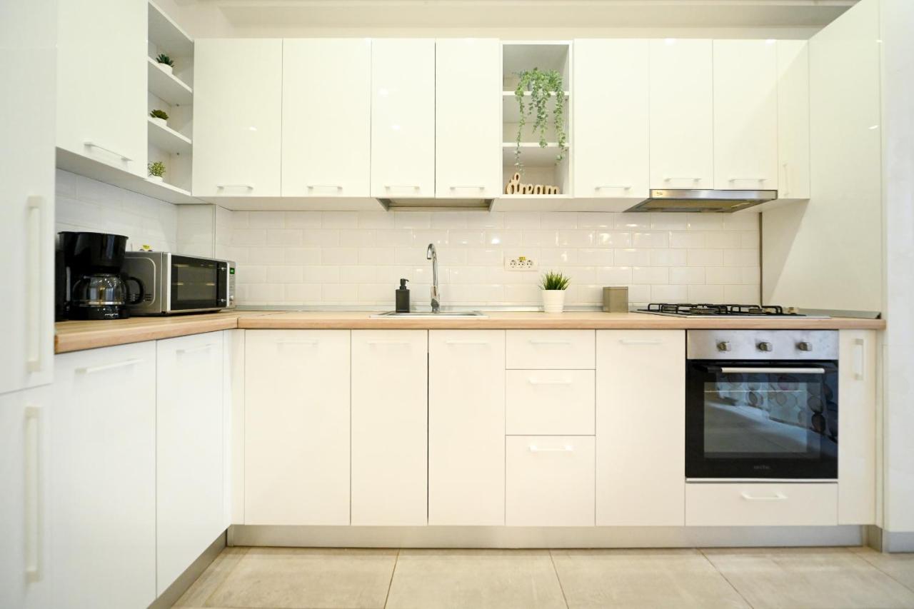 Splendid 2Br Apartment With Breathtaking Views Of Casa Poporului Bucareste Exterior foto